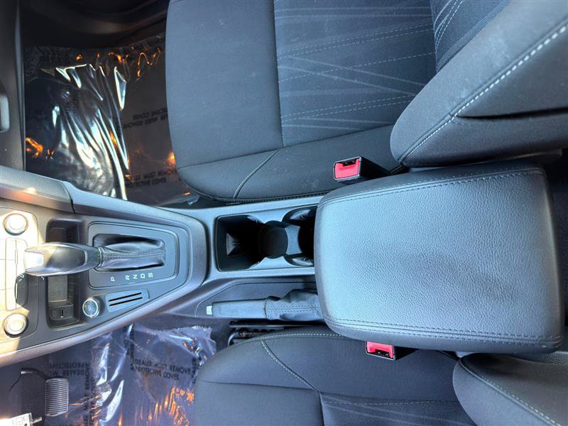 Used 2016 Ford Focus SE w/ SE Sport Package FWD image 11