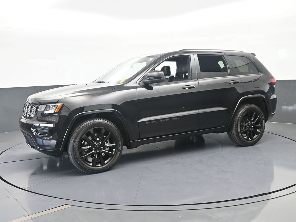Used 2021 Jeep Grand Cherokee Laredo X RWD image 2