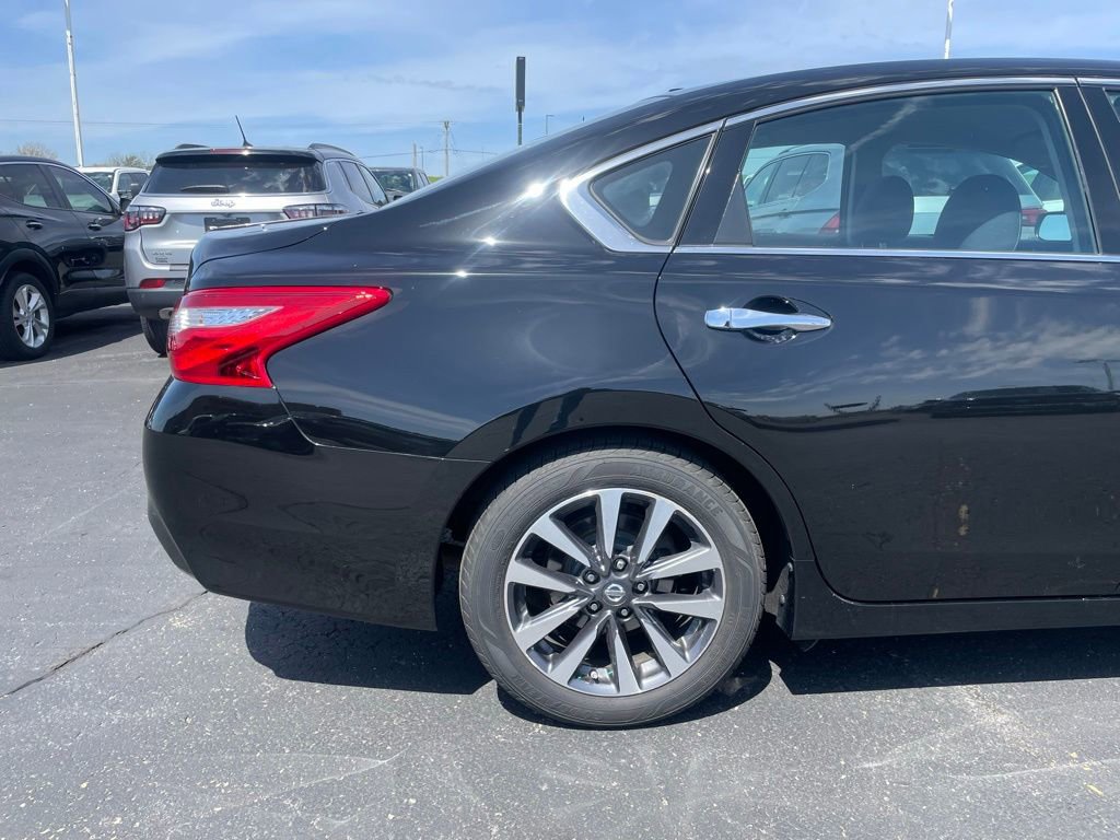 Used 2017 Nissan Altima 2.5 SV FWD image 25
