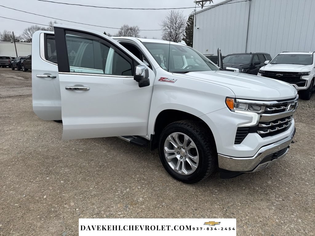 Used 2022 Chevrolet Silverado 1500 LTZ w/ LTZ Premium Package AWD/4WD image 36