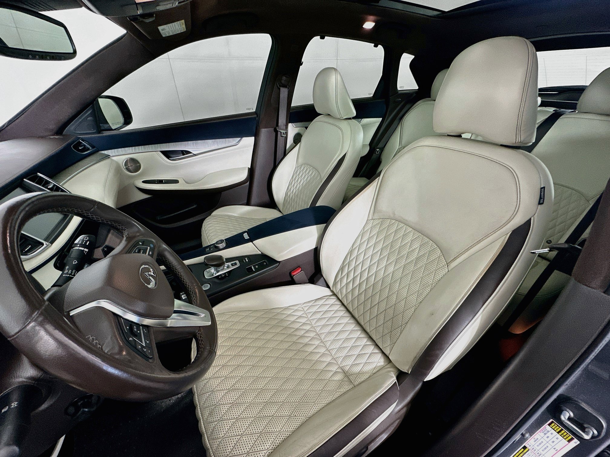 Used 2019 INFINITI QX50 Essential w/ Sensory Package AWD/4WD image 13