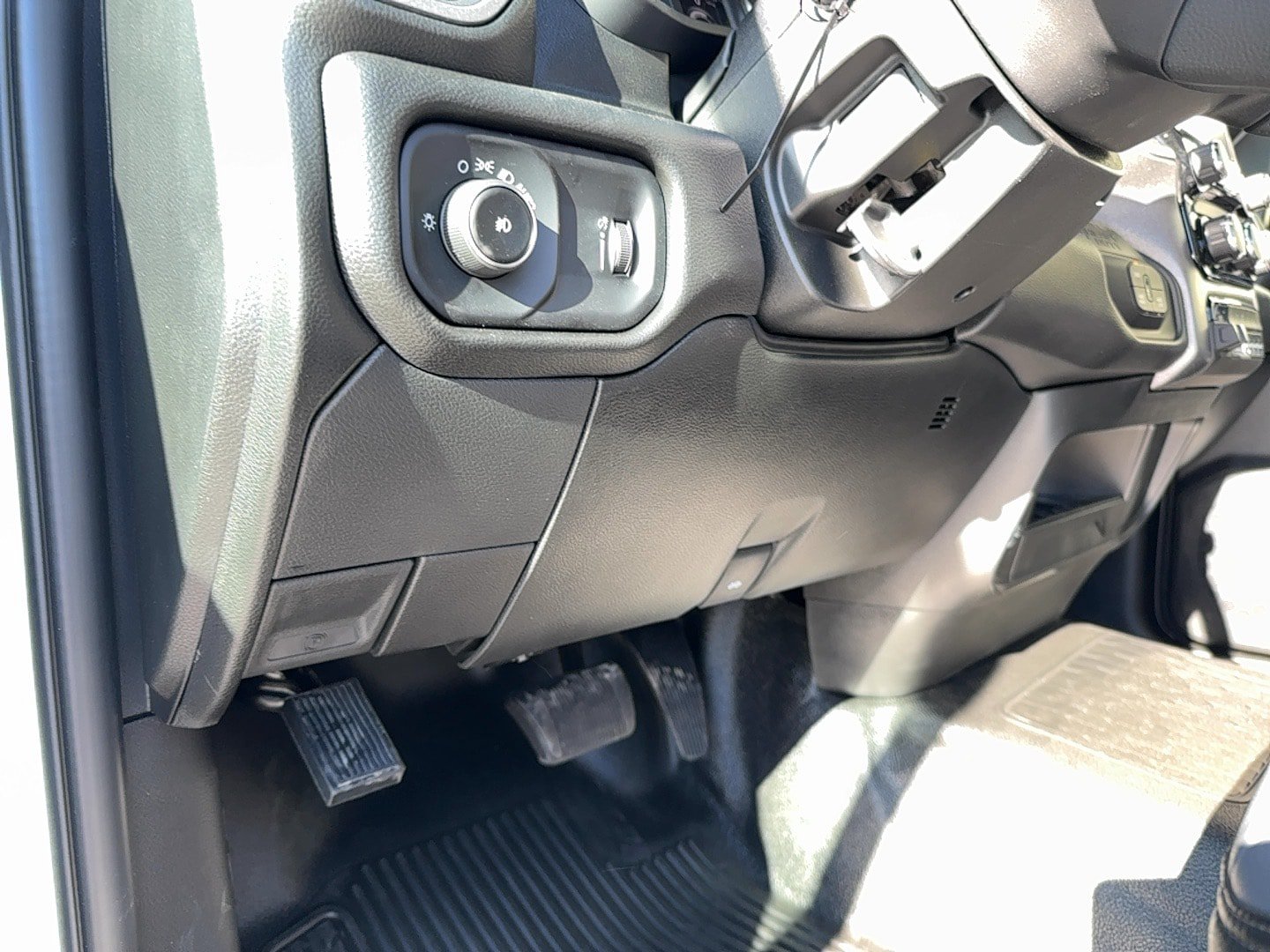 New 2026 RAM 5500 Tradesman w/ Chrome Appearance Group AWD/4WD image 15