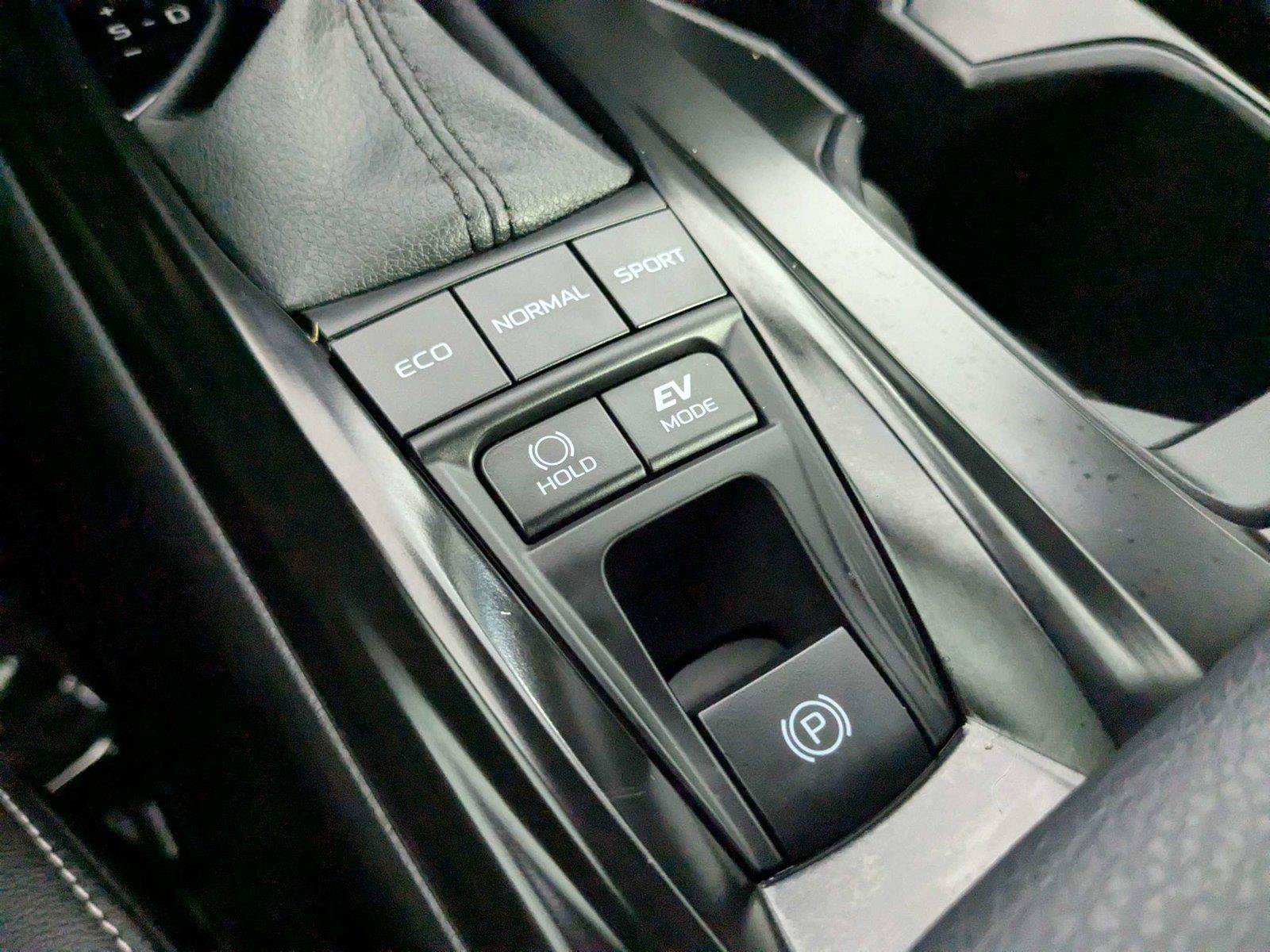 Certified 2026 Toyota Camry Hybrid FWD image 23