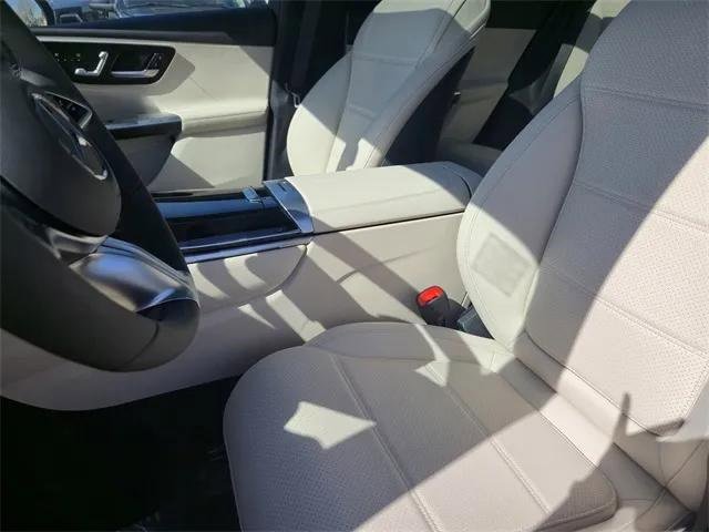 New 2025 Mercedes-Benz GLC 300 4MATIC image 7