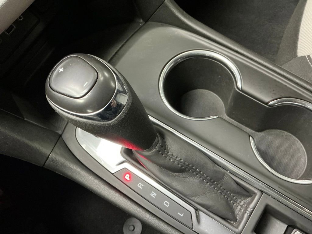 Used 2021 Chevrolet Equinox LS image 24