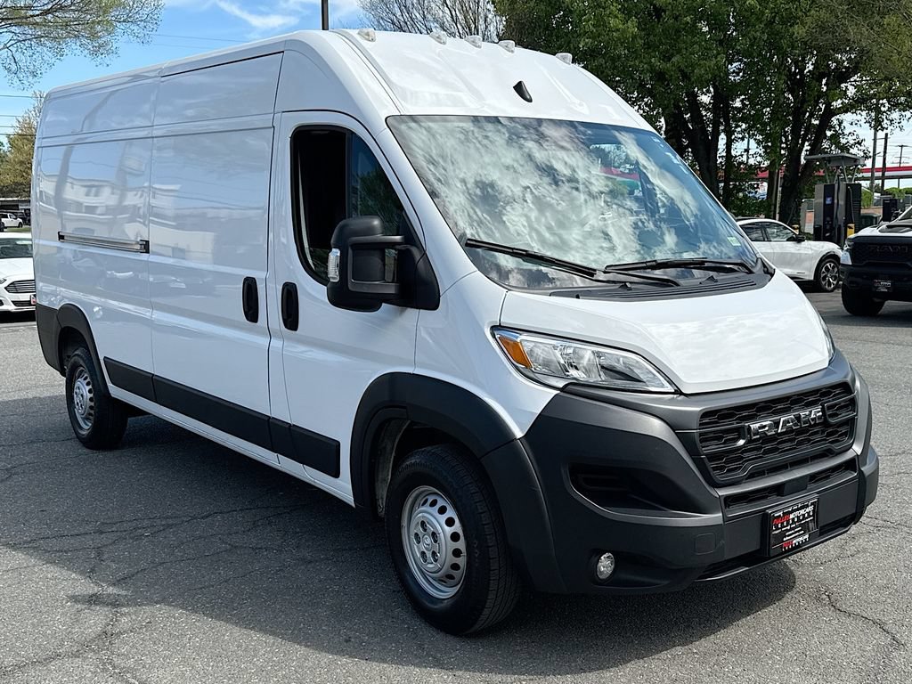 Used 2025 RAM ProMaster 2500 w/ Convenience Group FWD image 1
