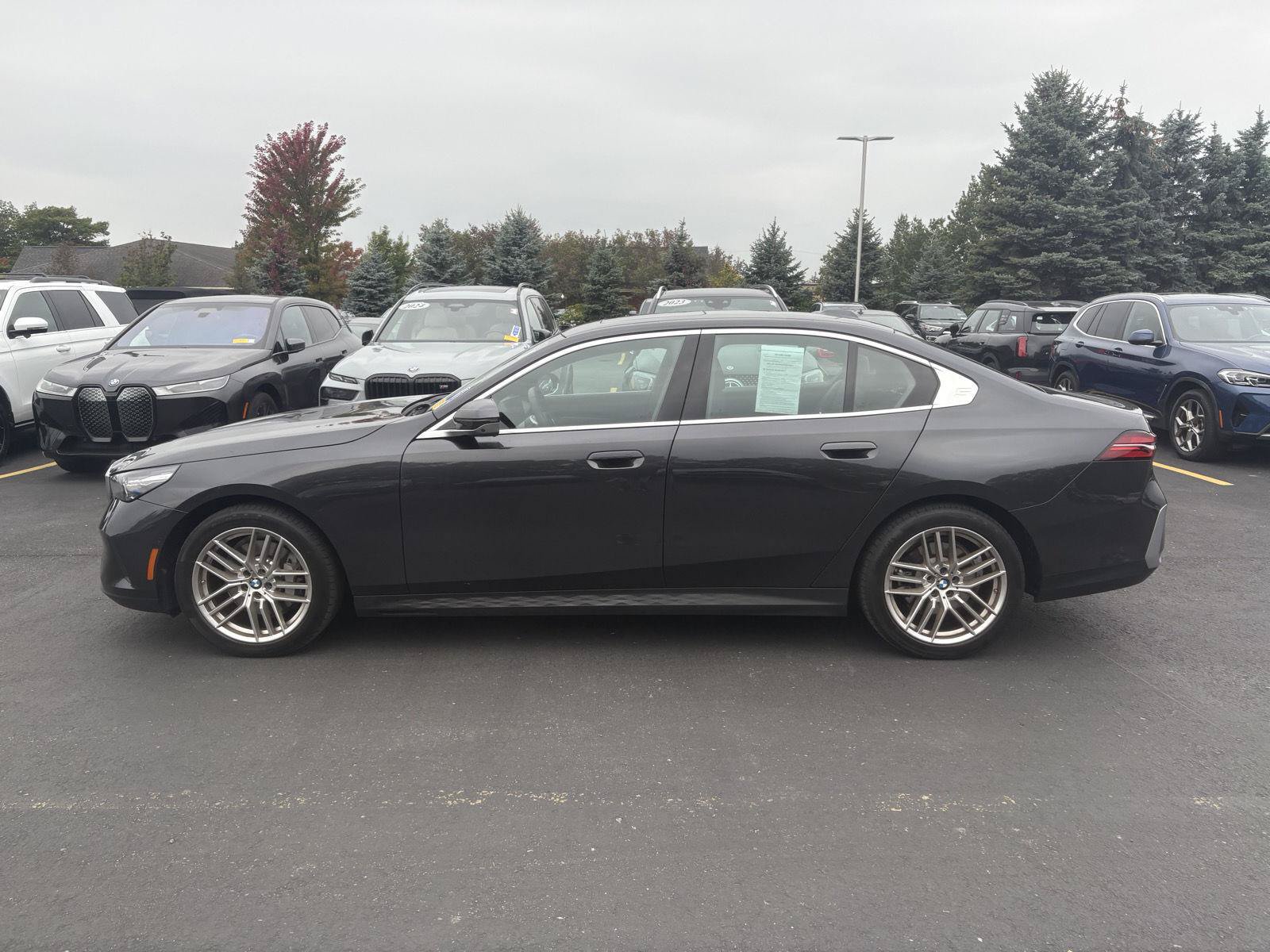 Used 2024 BMW 530i xDrive w/ Premium Package AWD/4WD image 4