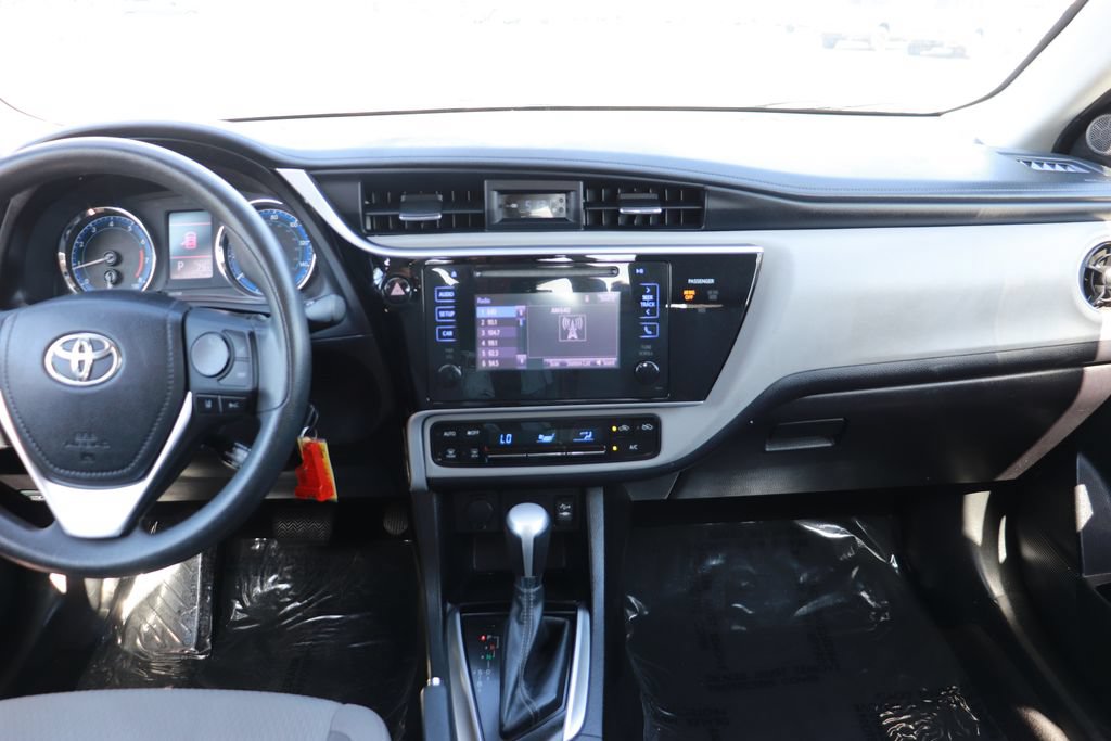 Used 2017 Toyota Corolla LE w/ Carpet Mat Package (TMS) FWD image 17