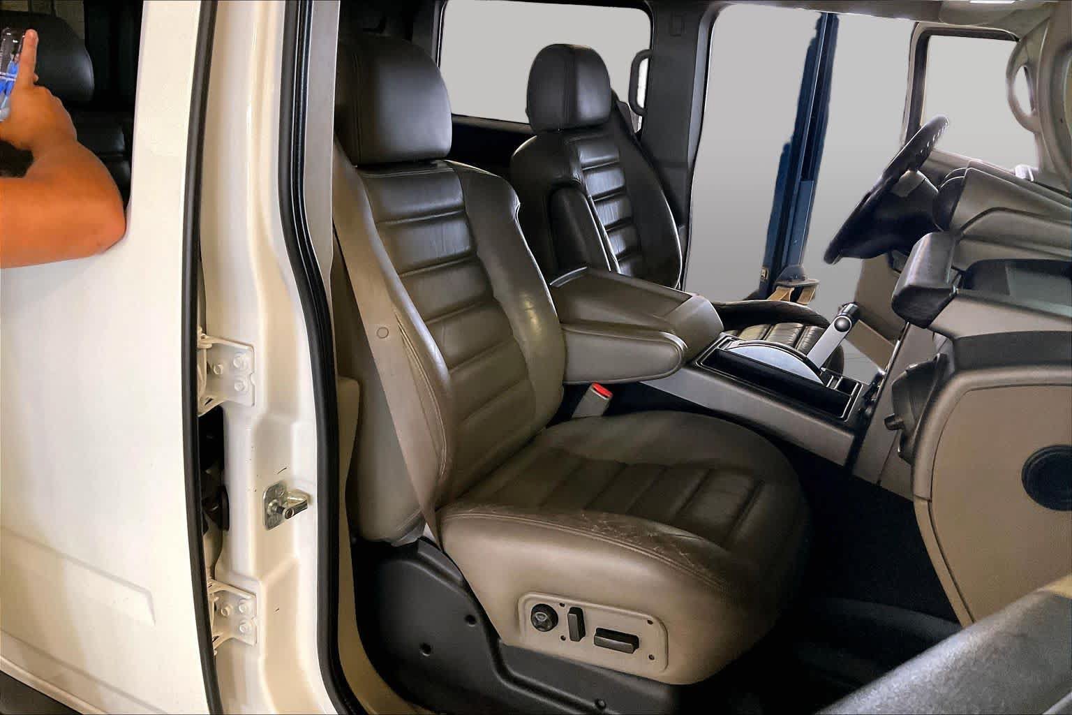 Used 2003 HUMMER H2 w/ Preferred Equipment Group AWD/4WD image 8
