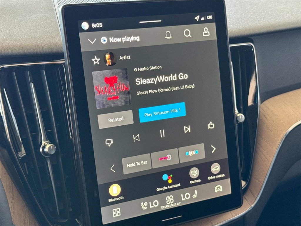 New 2026 Volvo XC60 B5 Plus image 17