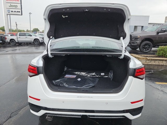 New 2025 Nissan Sentra SR image 7