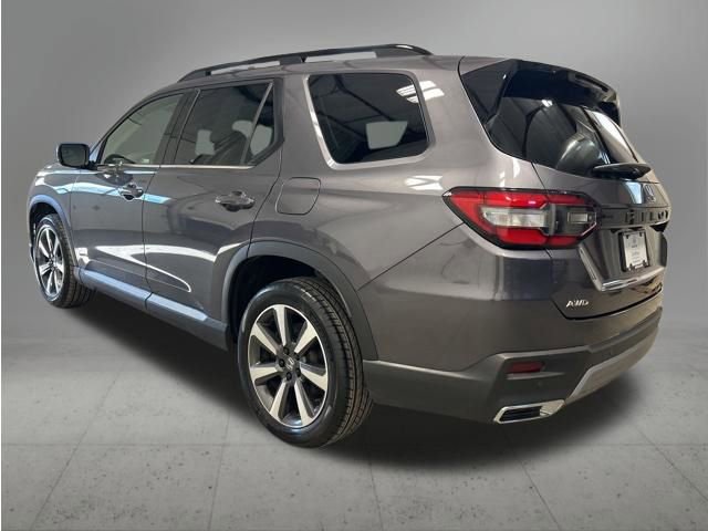 Certified 2023 Honda Pilot Touring image 11