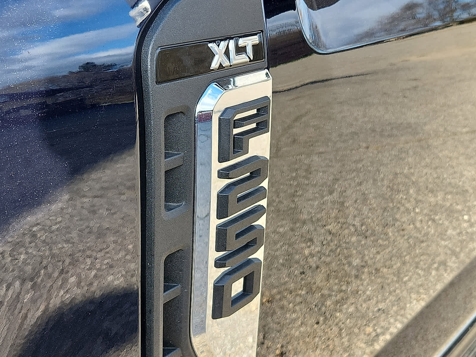 Used 2024 Ford F250 XLT w/ FX4 Off-Road Package image 31