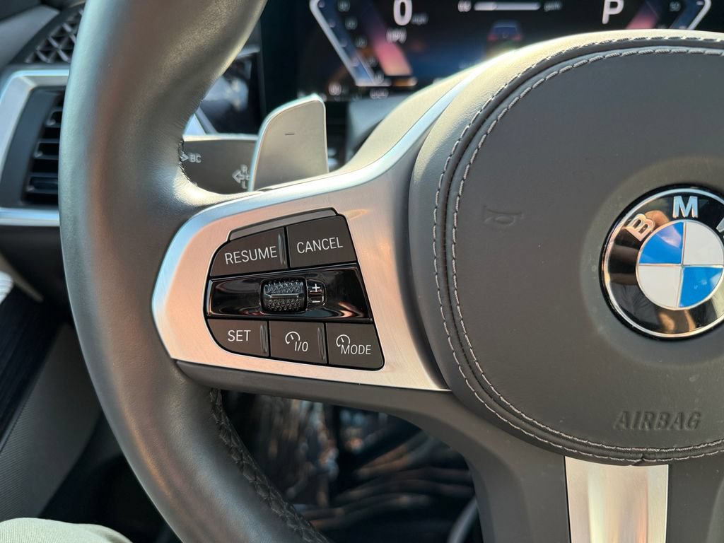 Used 2025 BMW X7 xDrive40i w/ M Sport Package AWD/4WD image 32