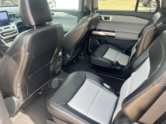 Used 2022 Ford Explorer XLT w/ Equipment Group 202A image 21