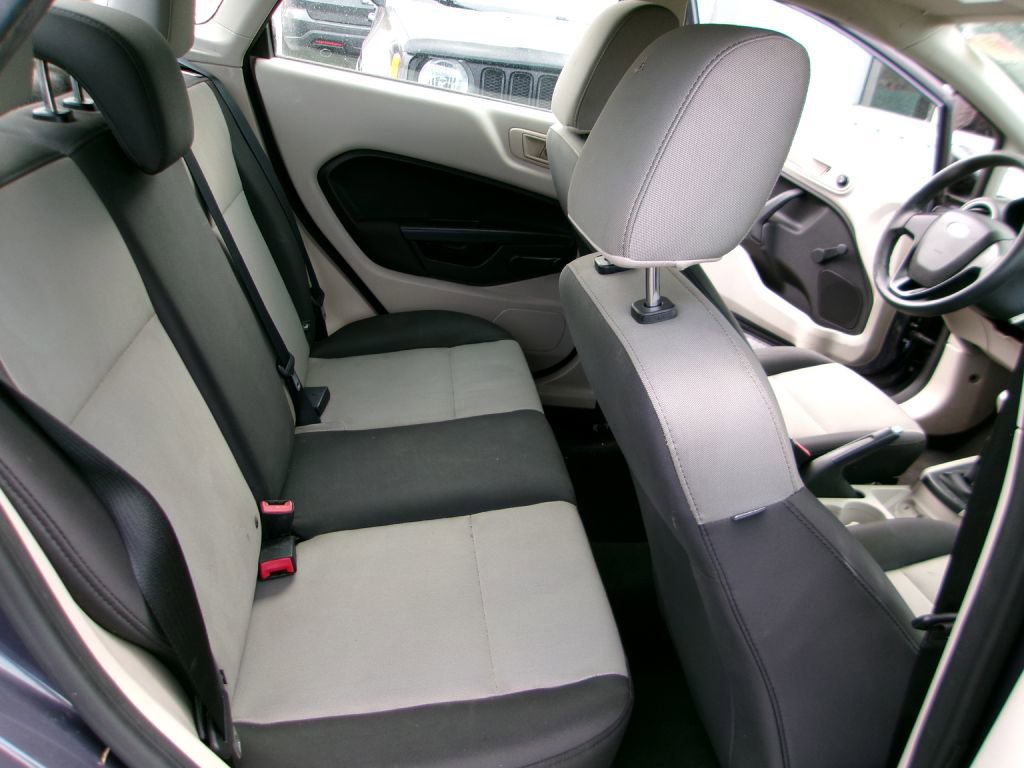 Used 2013 Ford Fiesta S image 14