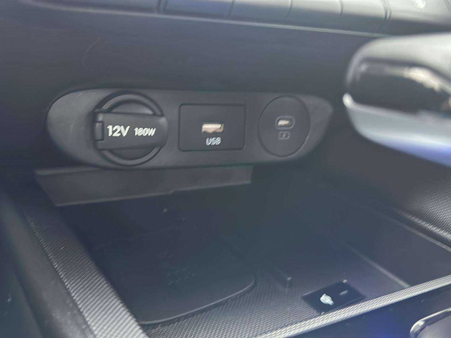 Used 2025 Hyundai Elantra Limited image 20