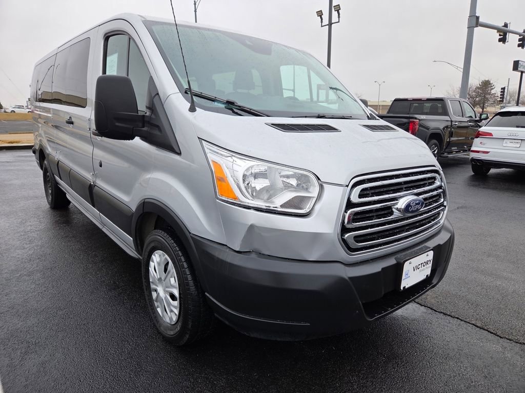 Used 2019 Ford Transit 350 XLT image 4