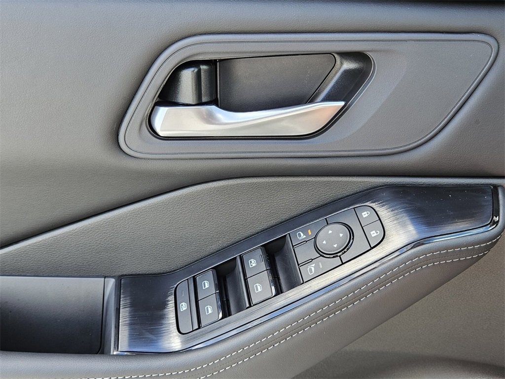 New 2026 Nissan Rogue SV image 31