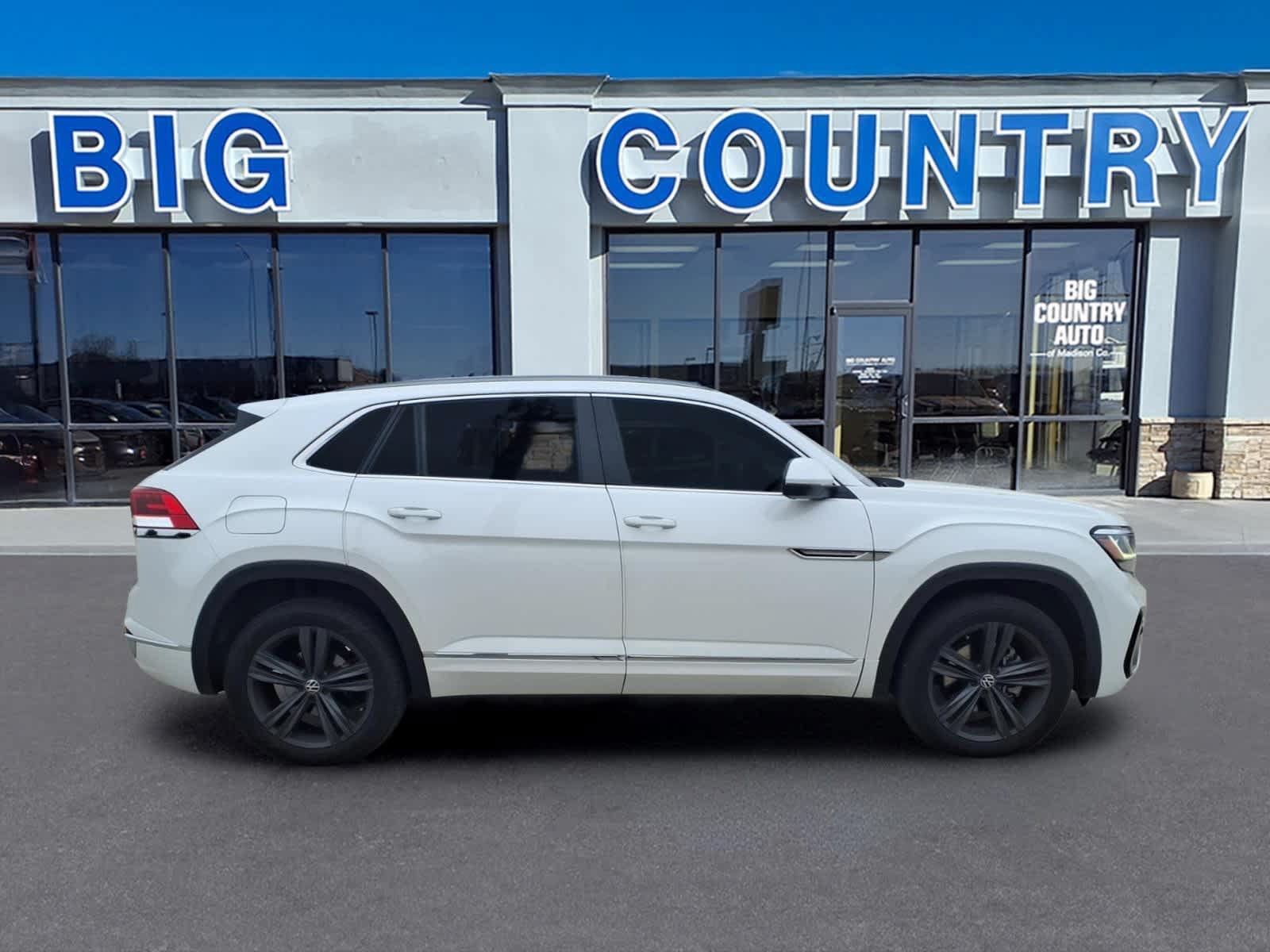 Used 2022 Volkswagen Atlas Cross Sport SEL R-Line AWD/4WD image 4
