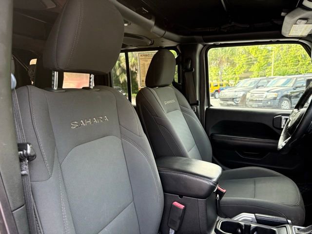 Used 2018 Jeep Wrangler Unlimited Sahara w/ LED Lighting Group AWD/4WD image 30