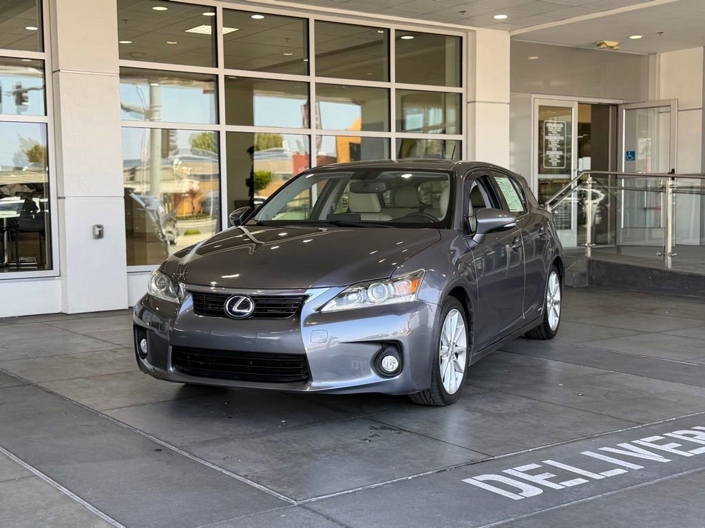 Used 2013 Lexus CT 200h w/ Premium Pkg w/Navigation FWD image 2