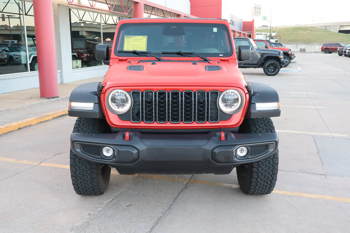 Used 2026 Jeep Wrangler Unlimited Rubicon AWD/4WD image 3