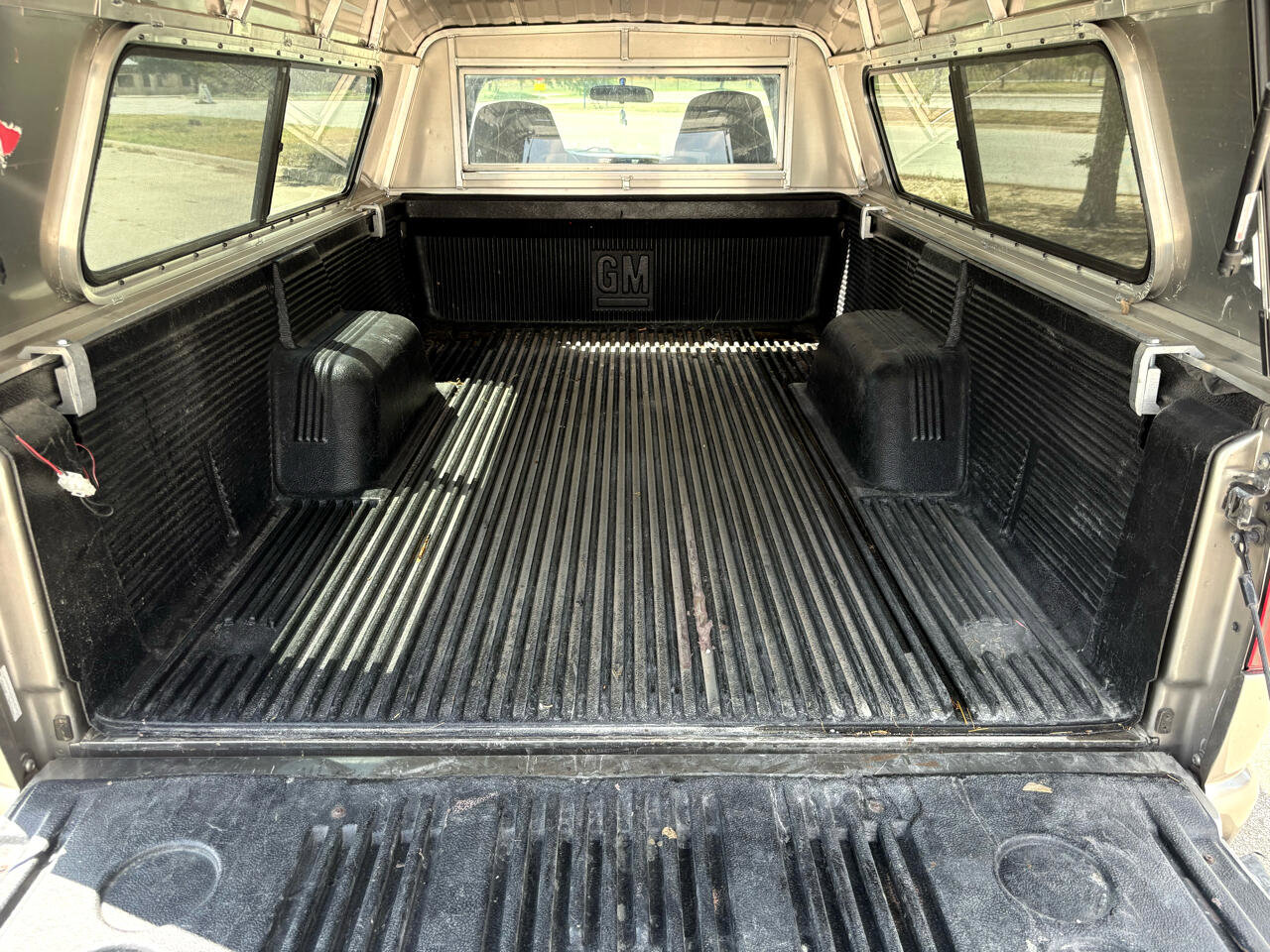 Used 2003 GMC Sonoma SL w/ Convenience Package image 4