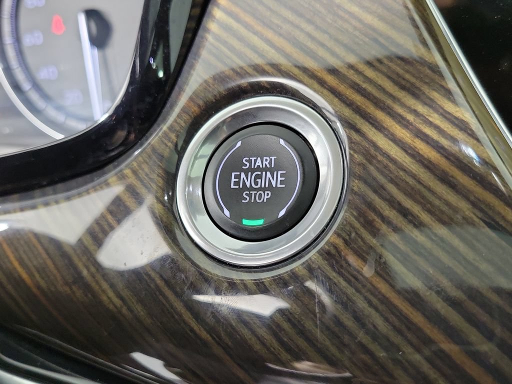 Certified 2023 Cadillac XT6 Premium Luxury w/ Platinum Package FWD image 31
