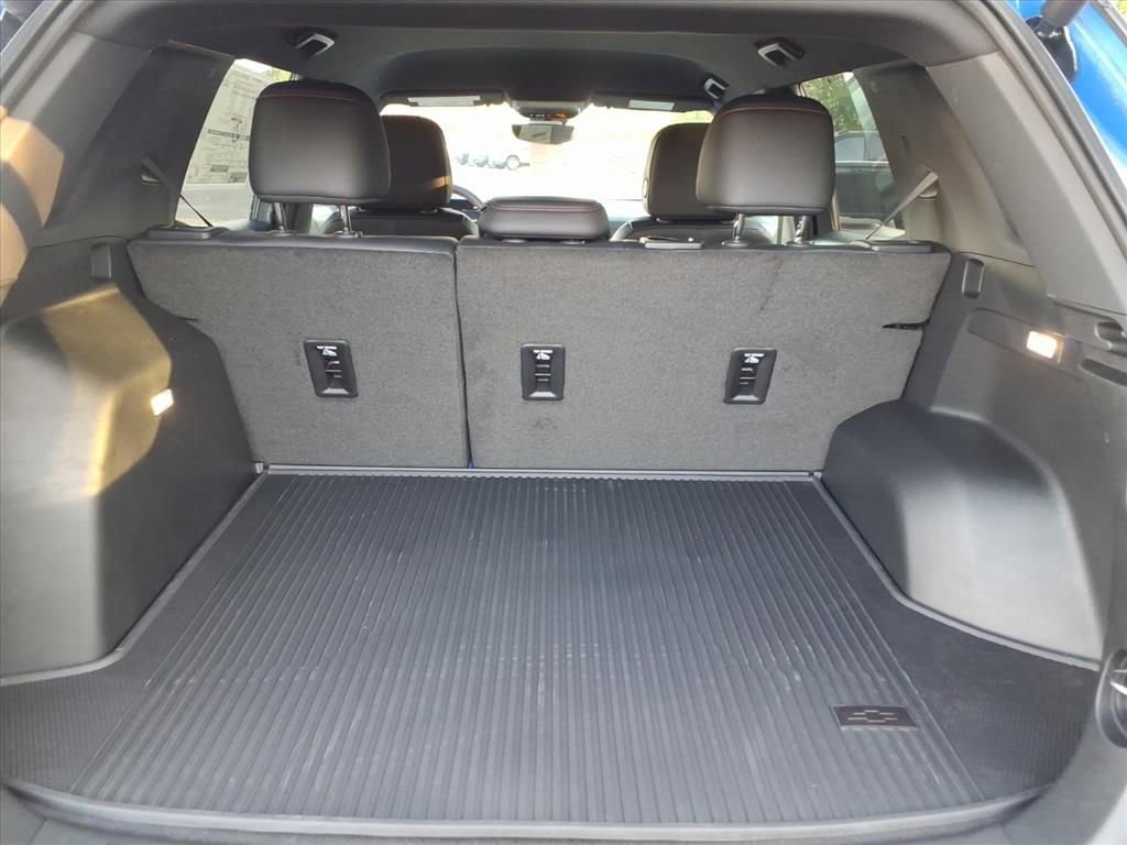 New 2026 Chevrolet Equinox RS w/ Convenience Package III FWD image 17