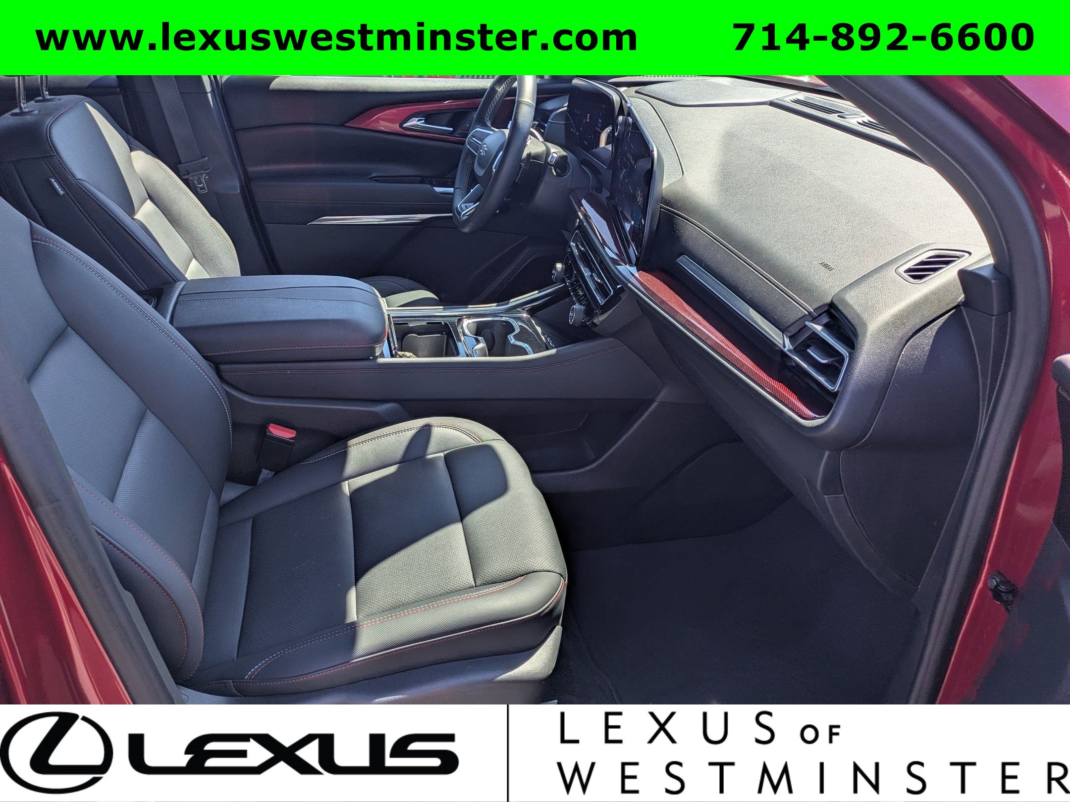 Used 2024 Chevrolet Traverse Z71 image 5