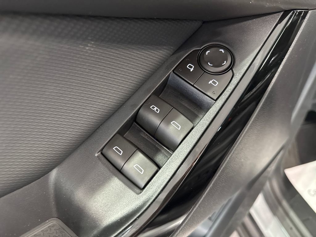 New 2026 Chevrolet Equinox LT w/ Convenience Package II AWD/4WD image 31