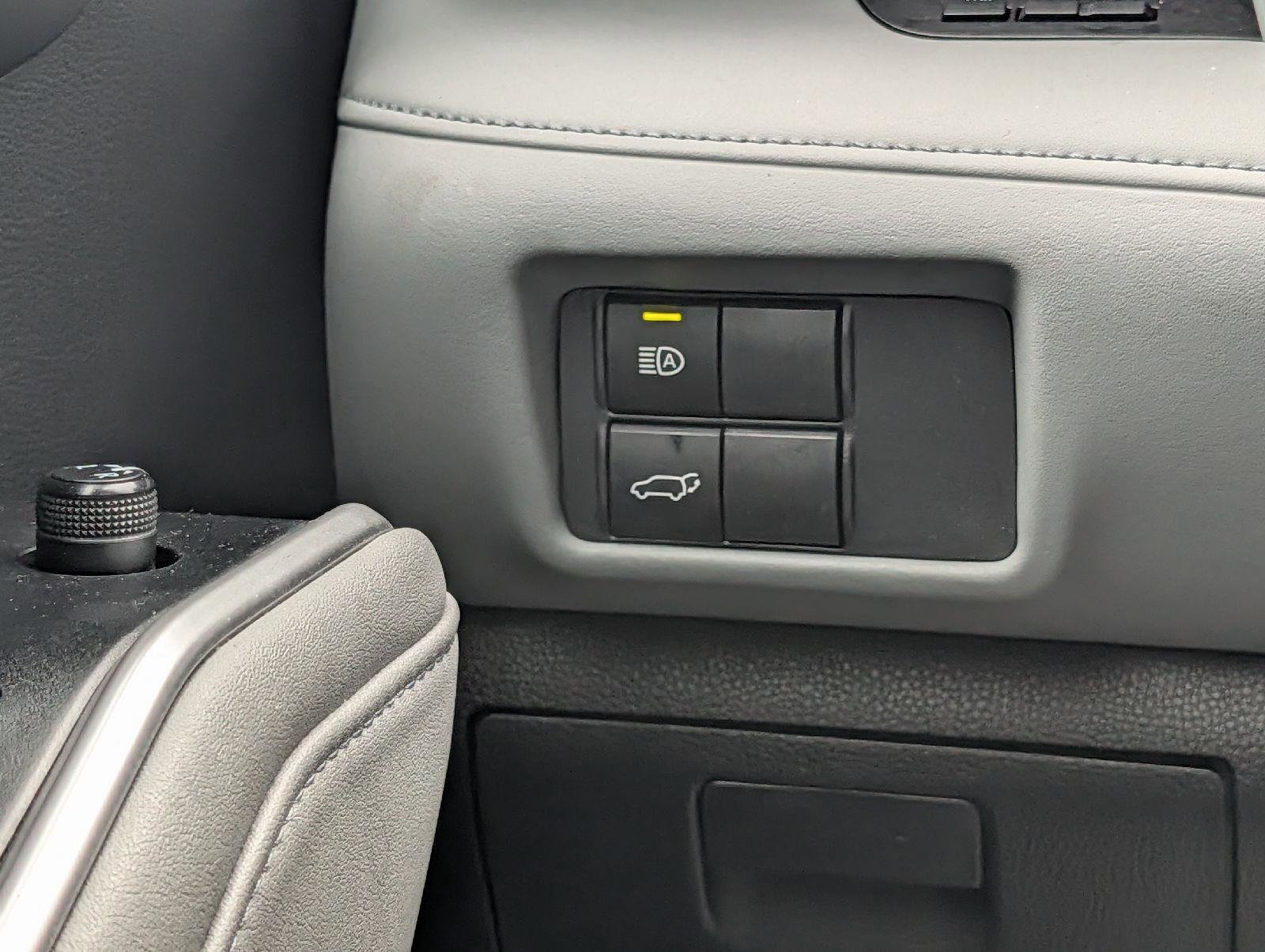 Used 2021 Toyota Highlander XLE image 15