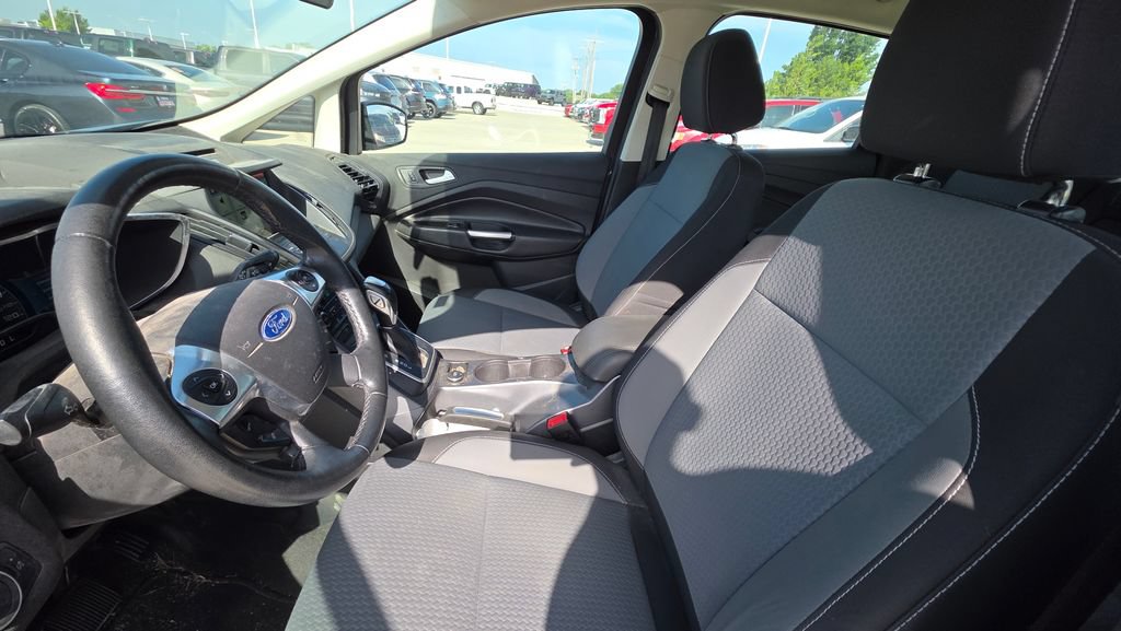 Used 2017 Ford C-MAX Energi SE w/ Equipment Group 401A FWD image 11