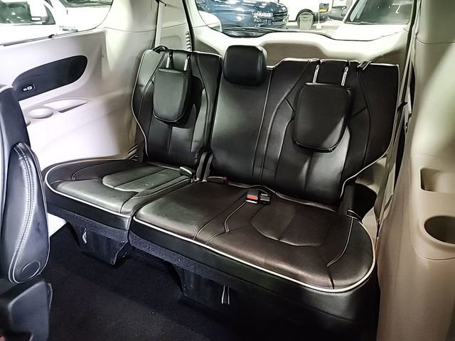 Used 2023 Chrysler Pacifica Limited image 11