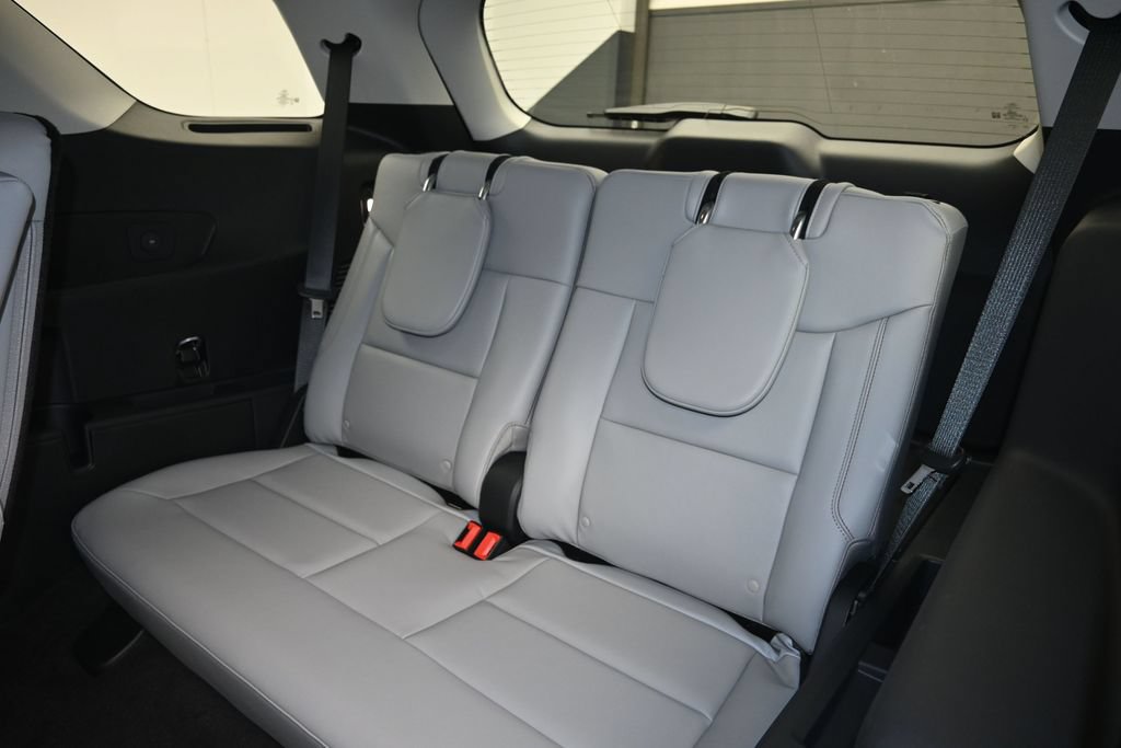 New 2026 Ford Explorer Active w/ Active Comfort Package RWD image 23