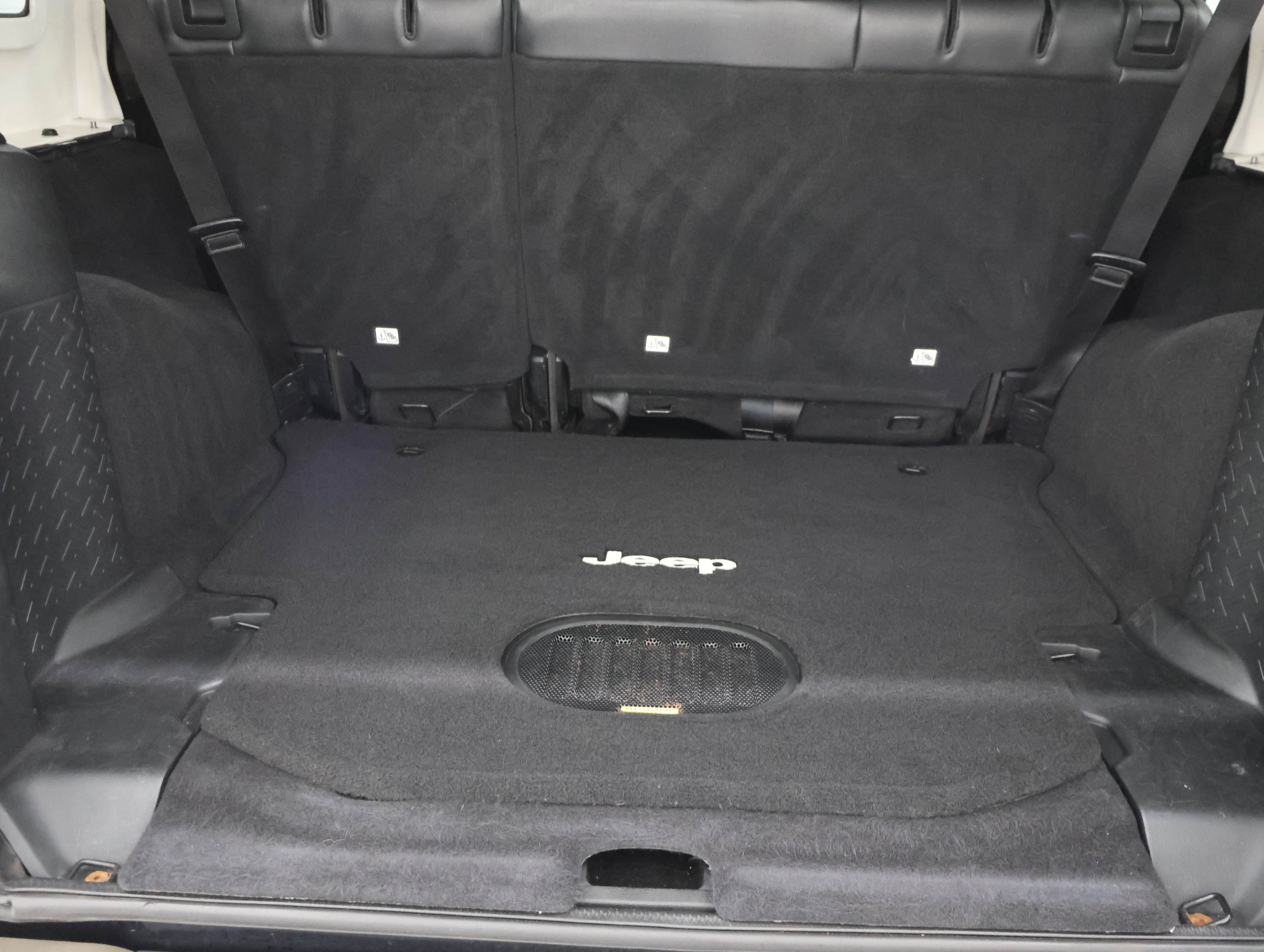 Used 2016 Jeep Wrangler Unlimited Sahara AWD/4WD image 26
