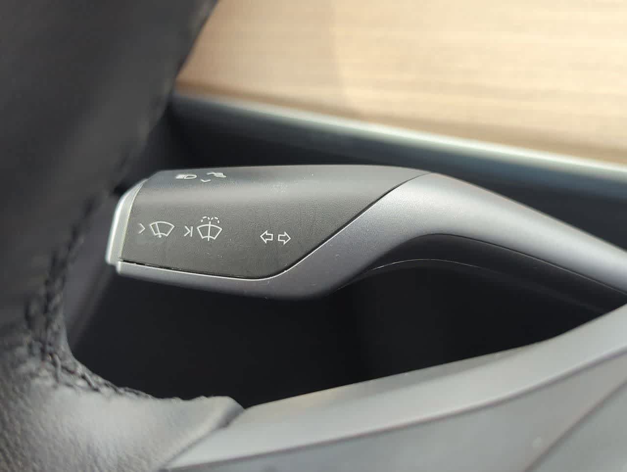 Used 2021 Tesla Model Y Long Range AWD/4WD image 25