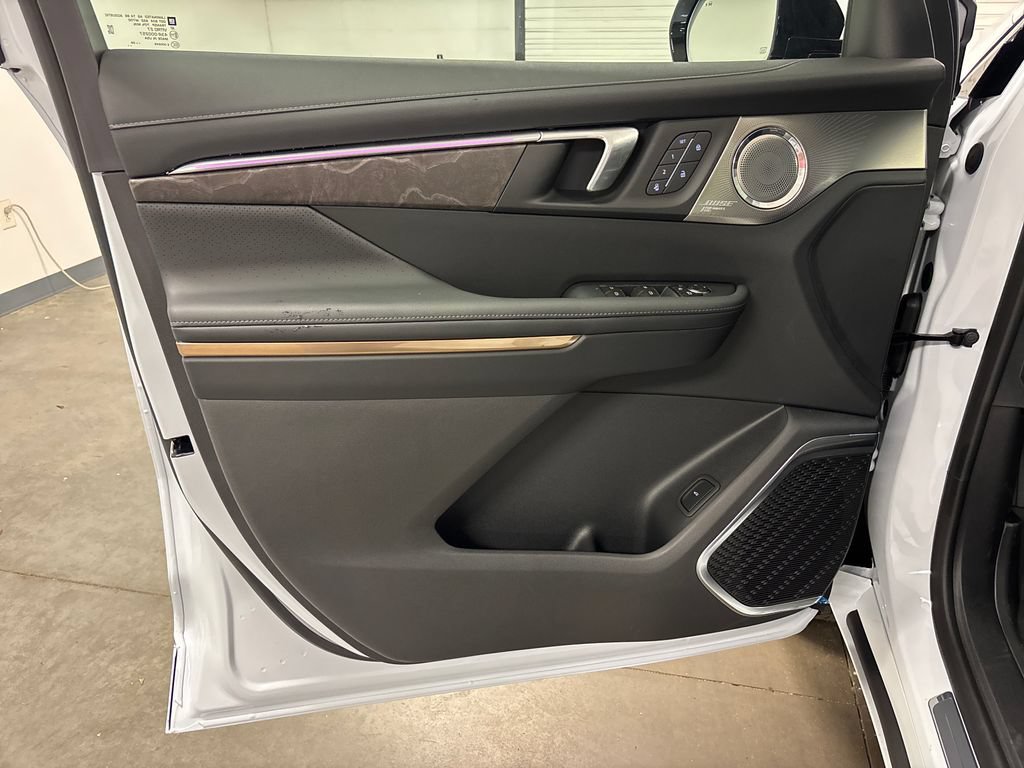 New 2026 Buick Enclave Avenir w/ Super Cruise Package FWD image 22