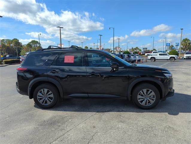 Certified 2025 Nissan Pathfinder SV w/ SV Premium Package image 3