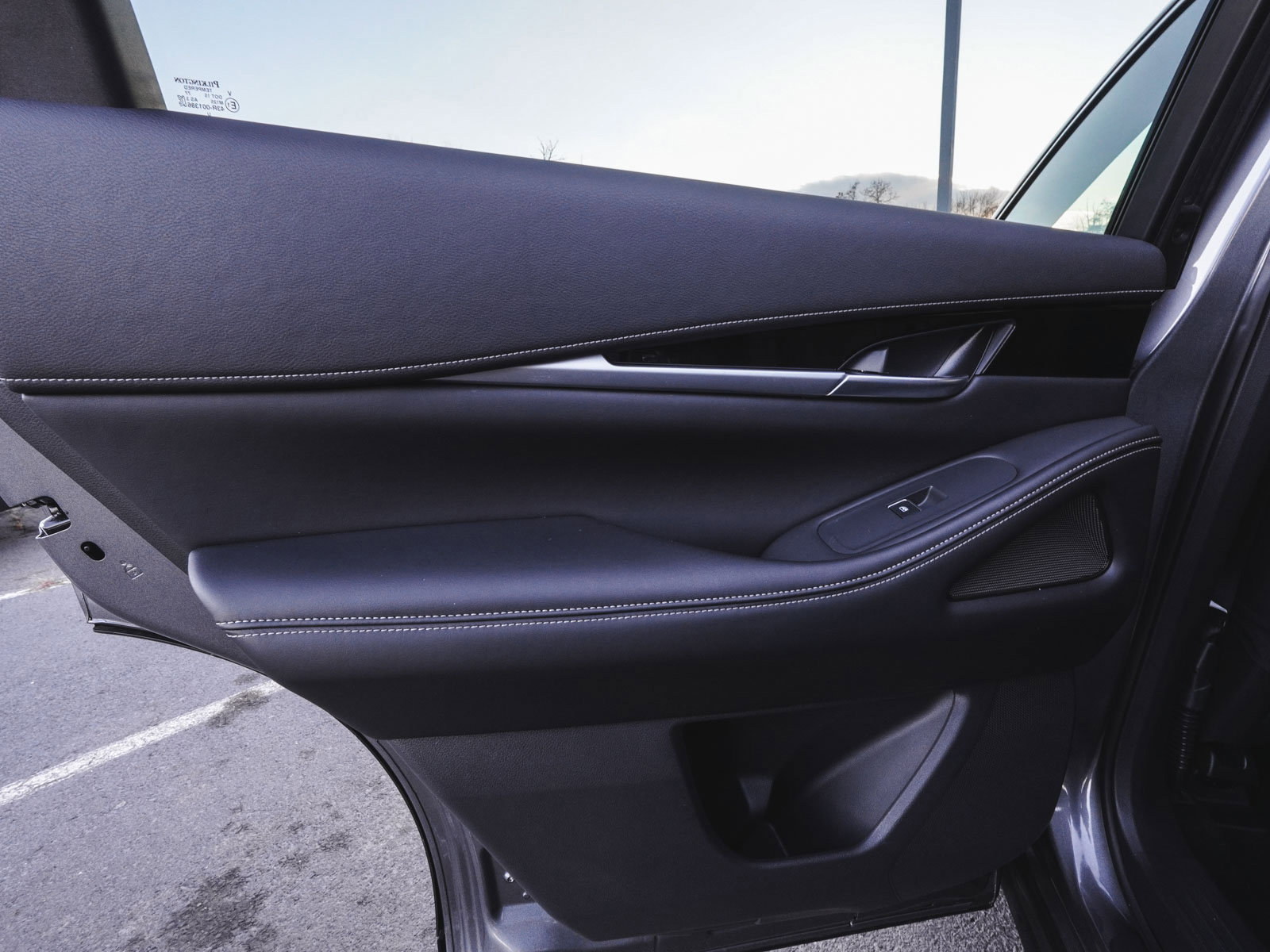 Used 2025 INFINITI QX60 Pure w/ Cargo Package image 12