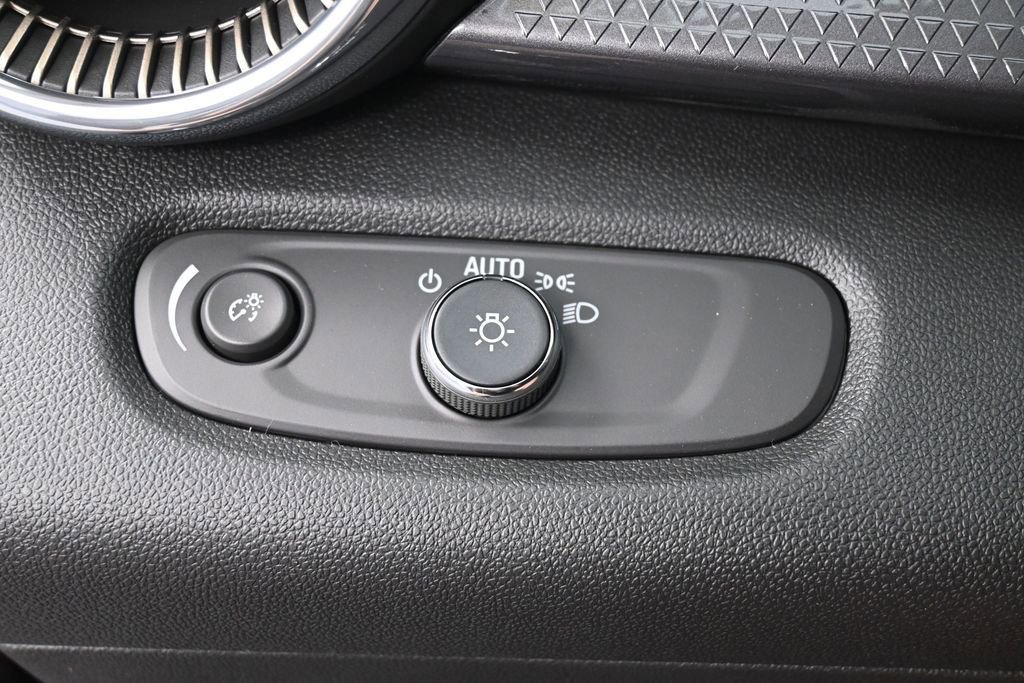 New 2026 Chevrolet Trax ACTIV w/ Driver Confidence Package FWD image 32