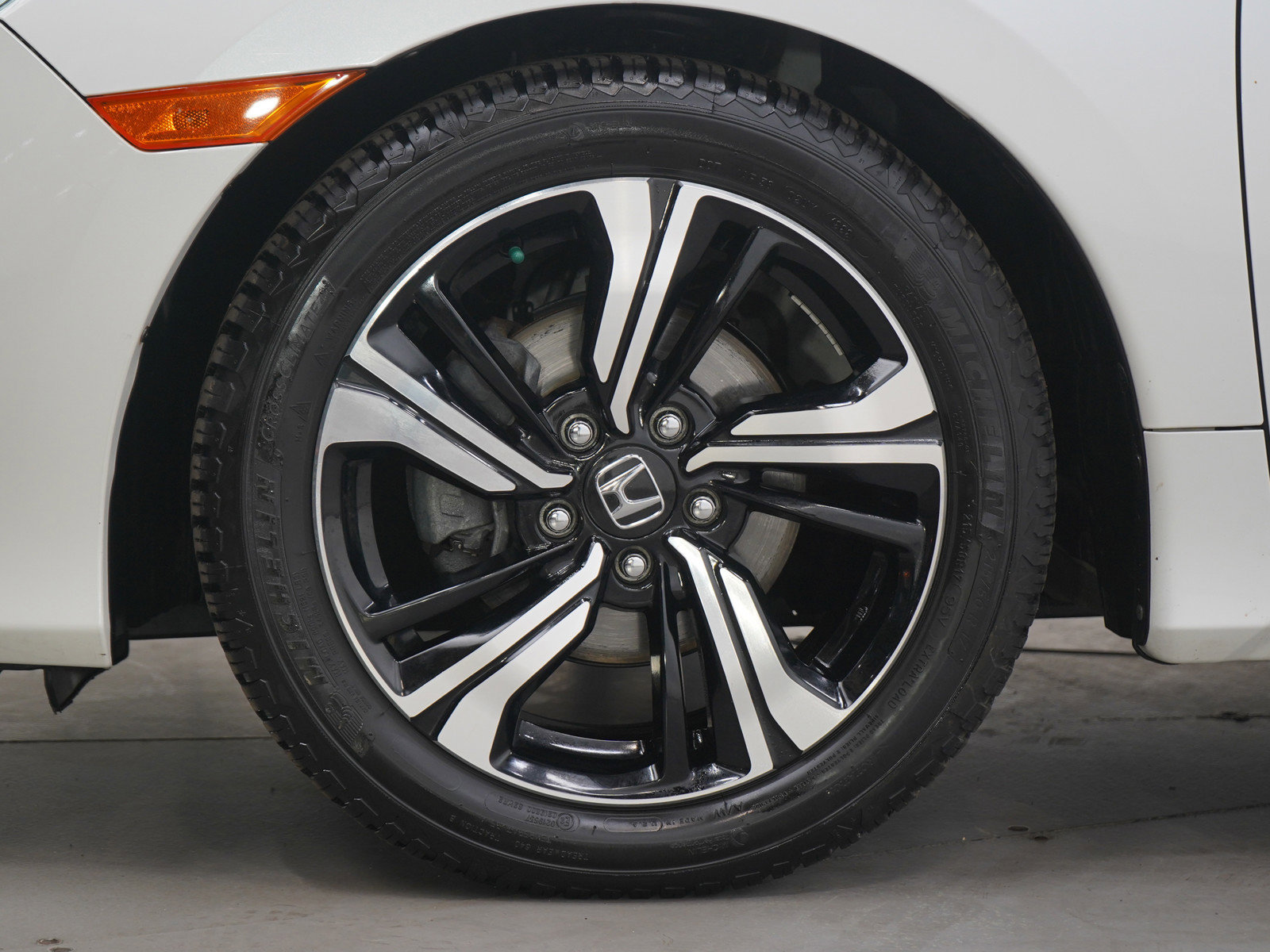 Used 2016 Honda Civic Touring image 28