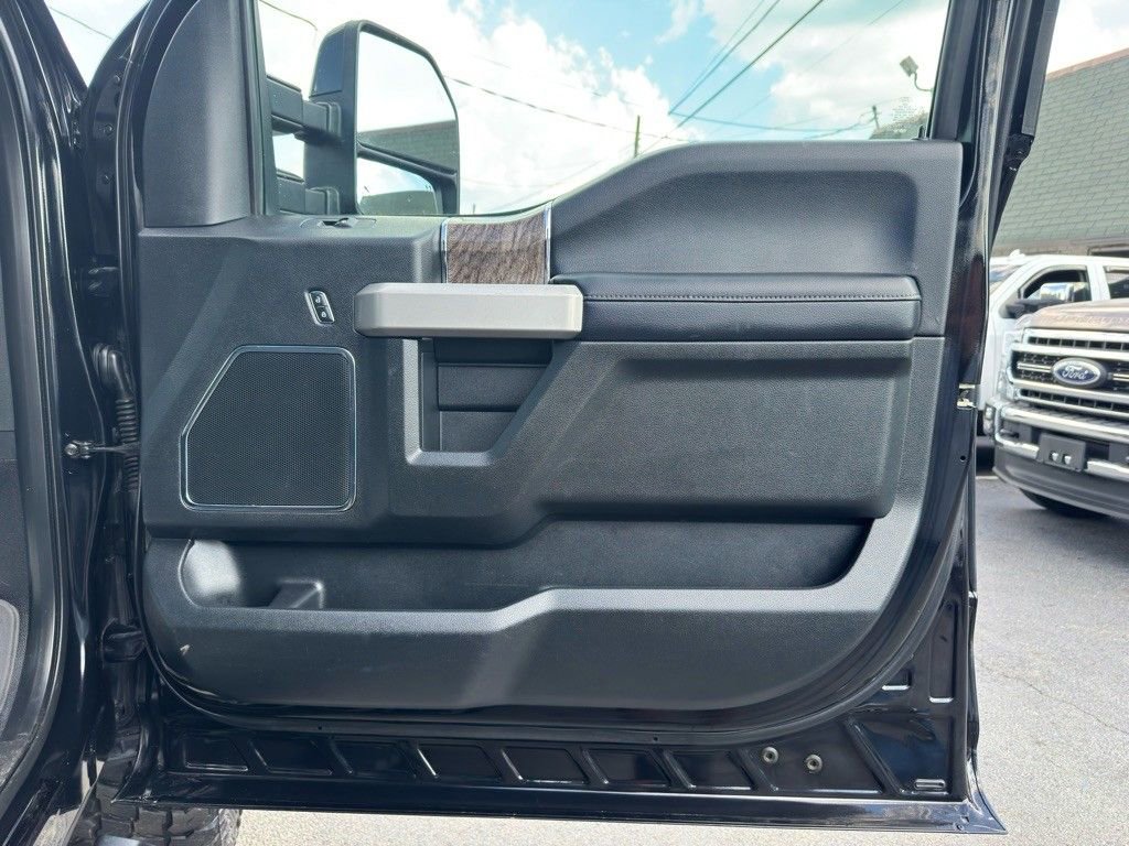 Used 2019 Ford F250 Lariat w/ Lariat Ultimate Package image 25