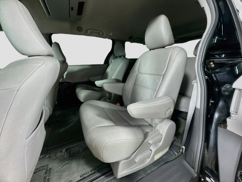 Used 2016 Toyota Sienna XLE Premium w/ Protection Package AWD/4WD image 30