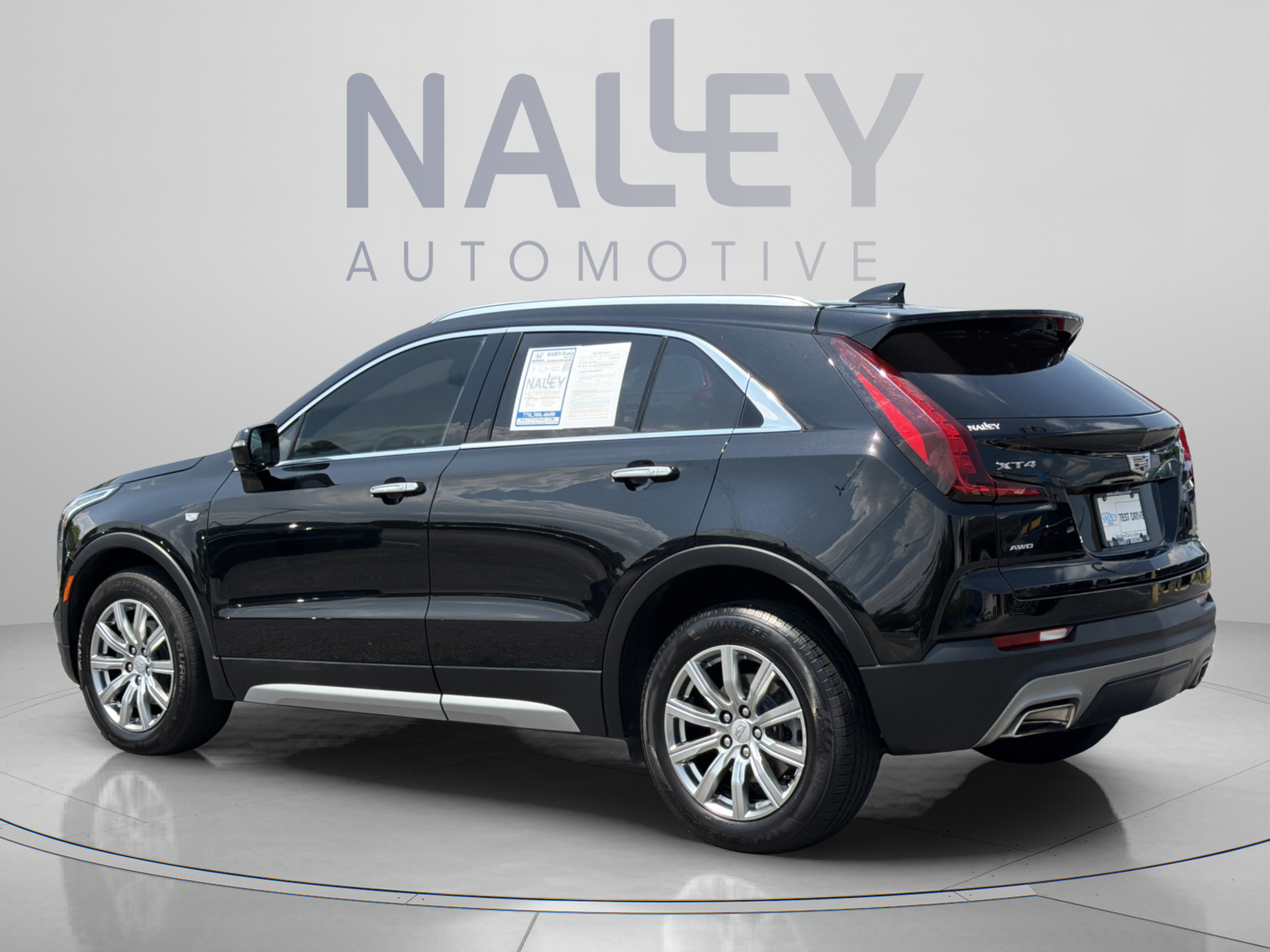 Used 2023 Cadillac XT4 Premium Luxury w/ Cold Weather Package AWD/4WD image 3