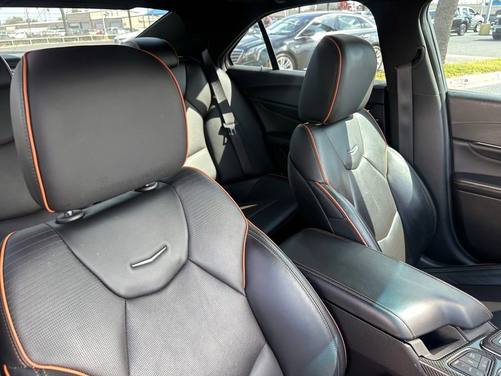 Used 2022 Cadillac CT4 V w/ LPO, ONYX Package image 24