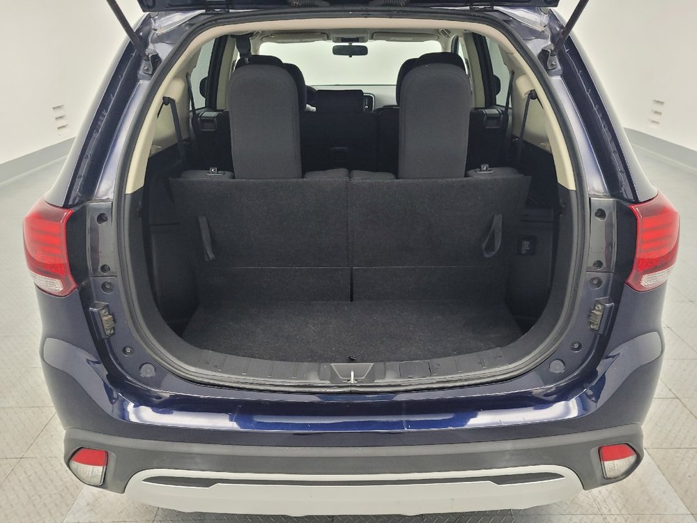 Used 2020 Mitsubishi Outlander ES image 29