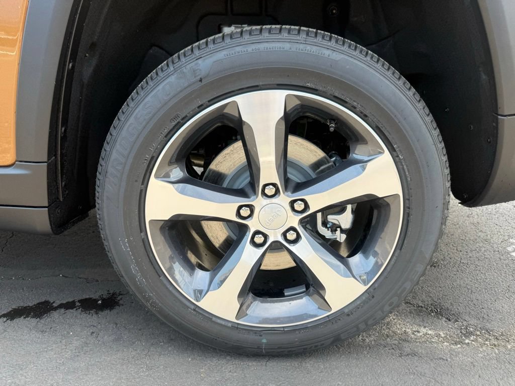 New 2026 Jeep Grand Cherokee L Limited AWD/4WD image 32