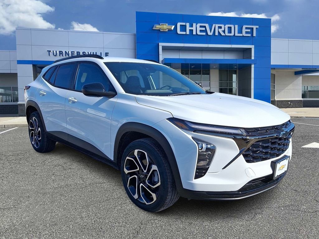 New 2026 Chevrolet Trax RS w/ Driver Confidence Package image 2